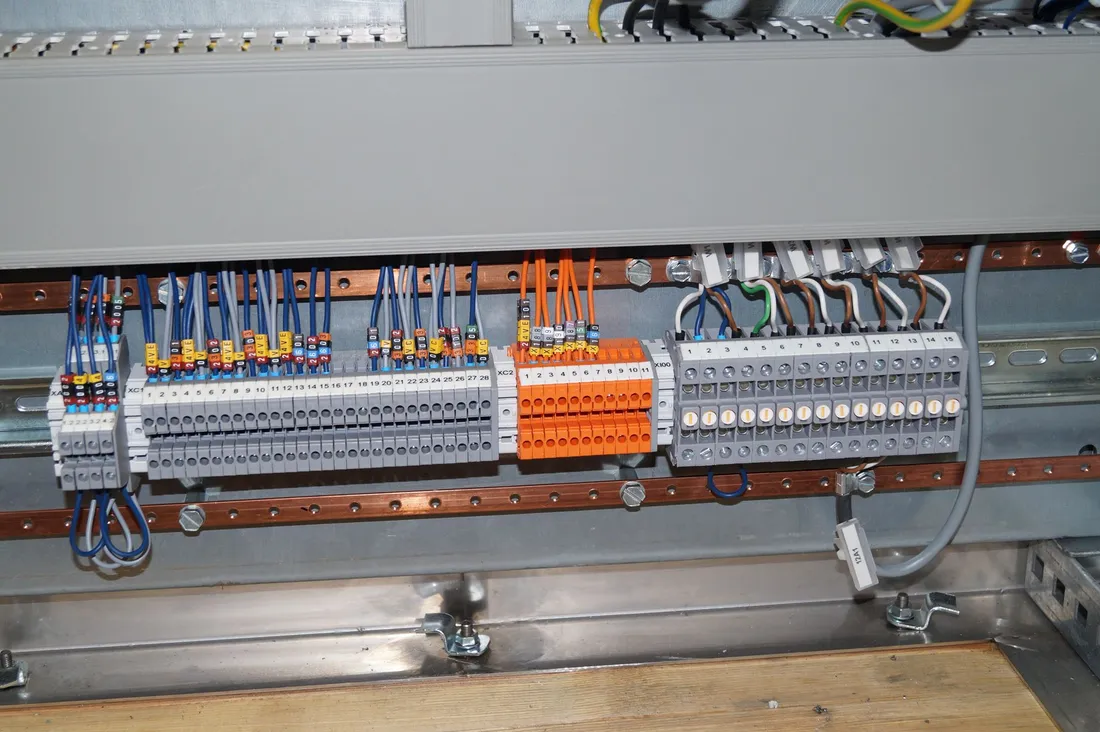 Câblage d'armoire électrique industrielle réalisé par ASL2i · réalisation 12