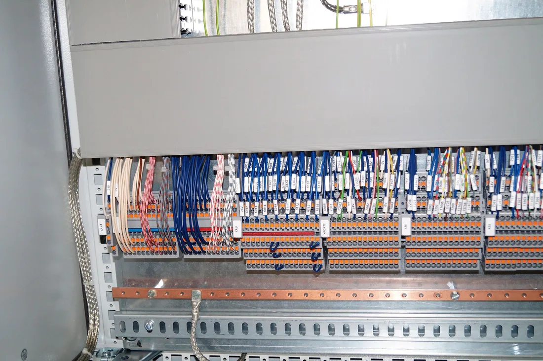 Câblage d'armoire électrique industrielle réalisé par ASL2i · réalisation 13
