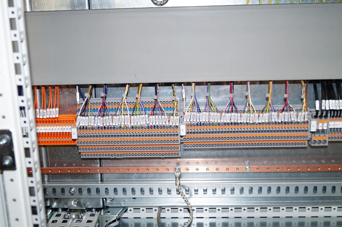 Câblage d'armoire électrique industrielle réalisé par ASL2i · réalisation 15