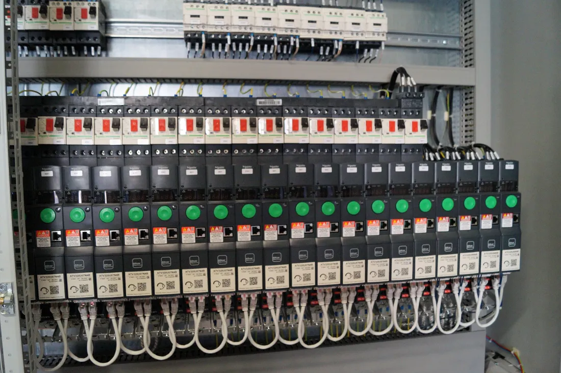 Câblage d'armoire électrique industrielle réalisé par ASL2i · réalisation 16