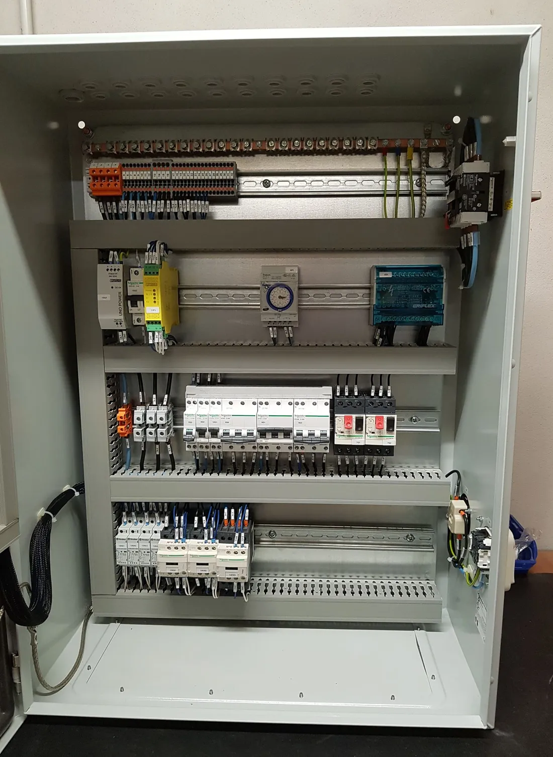 Câblage d'armoire électrique industrielle réalisé par ASL2i · réalisation 19